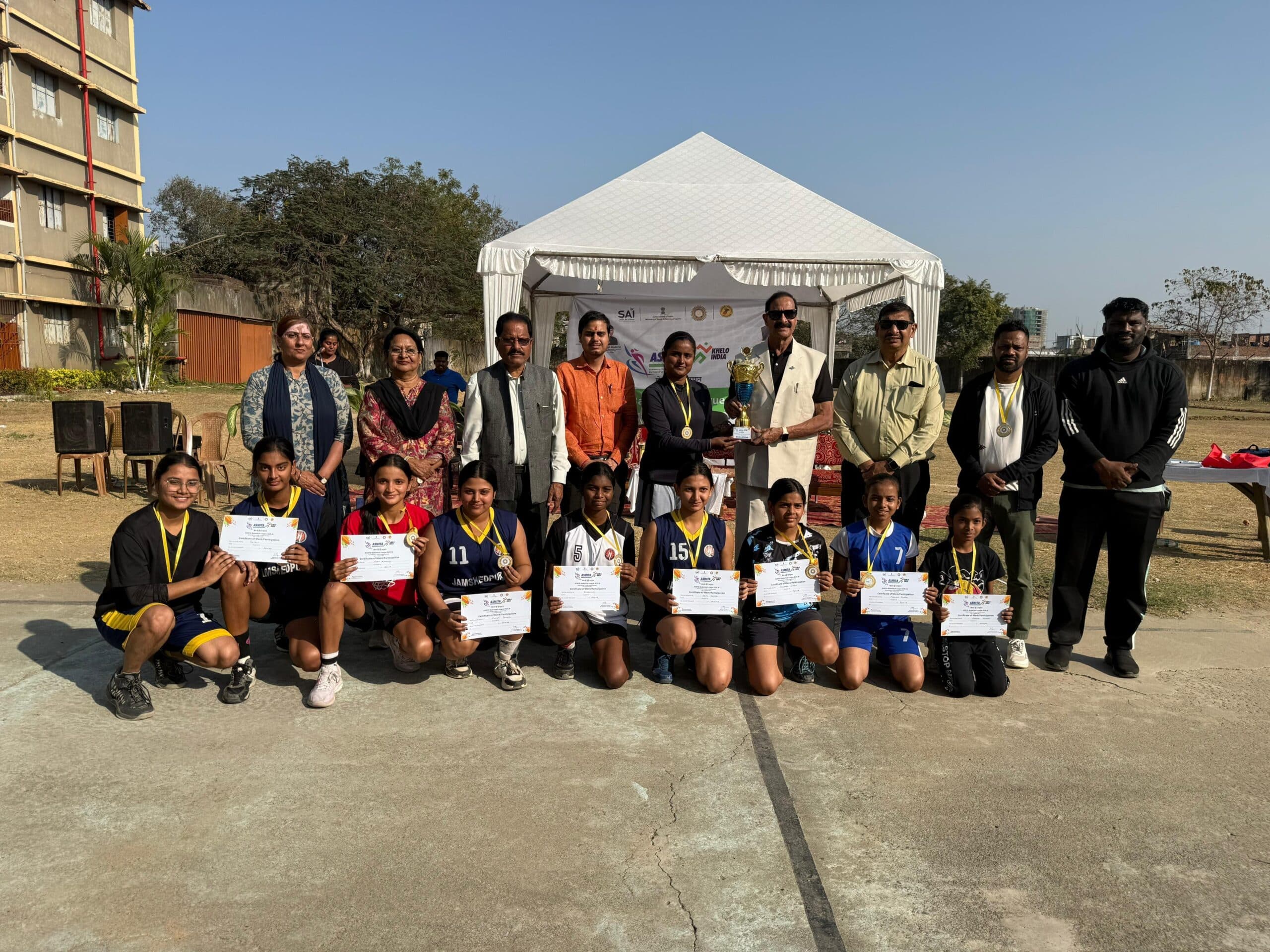 Ashmita basketball league govind vidalya : टीम मैडनेस ने अस्मिता बास्केटबॉल लीग का जीता खिताब