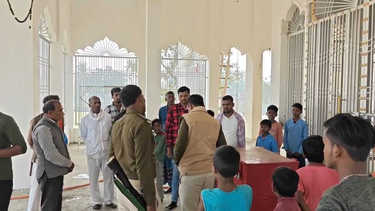 दानपेटी काटकर नकदी व आभूषण की चोरी, आस्था पर चोरों का हौसला भारी