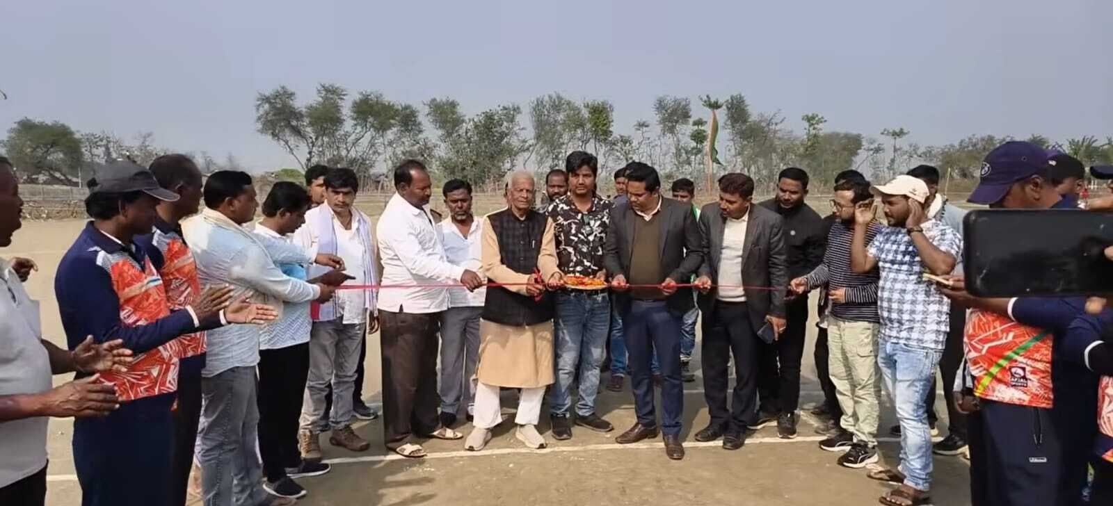 अंतरजिला किंग्स इलेवन क्रिकेट टूर्नामेंट के चौथे लीग मैच में खगड़िया टीम ने सुपौल टीम को हराया