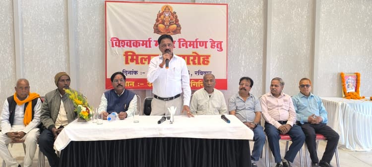 Giridih News :समिति में समाज के वरिष्ठ लोगों को शामिल करें : सुदिव्य