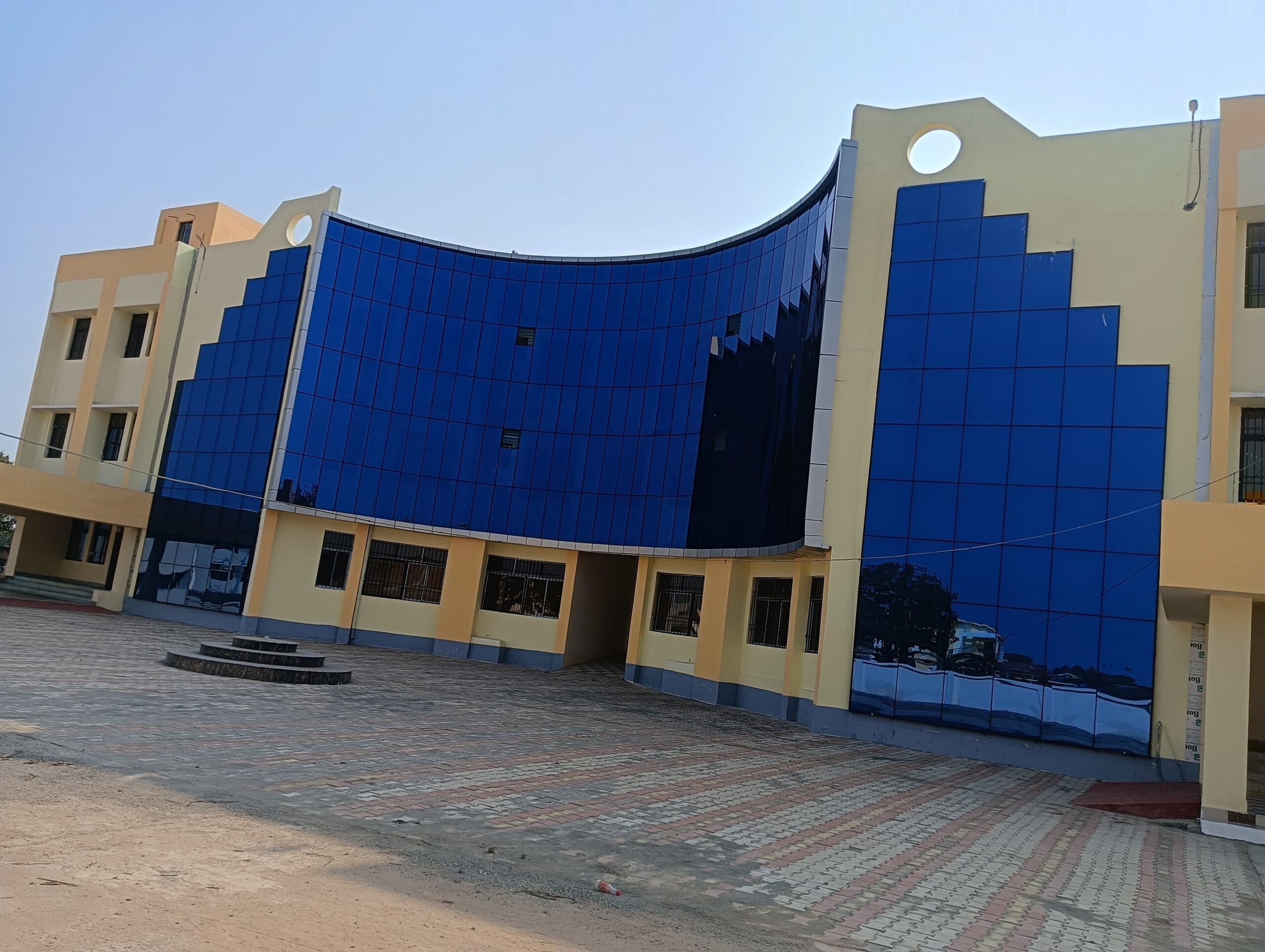 Giridih News :सरिया अनुमंडल कार्यालय बनकर तैयार, उद्घाटन का इंतजार