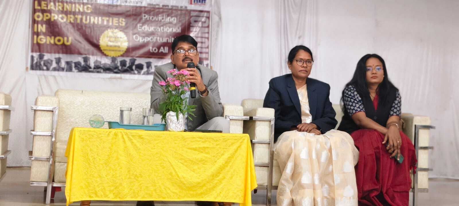 Chaibasa News : इग्नू के पाठ्यक्रम से शिक्षा संग रोजगार के अवसर मिलेंगे : डॉ मोहंती