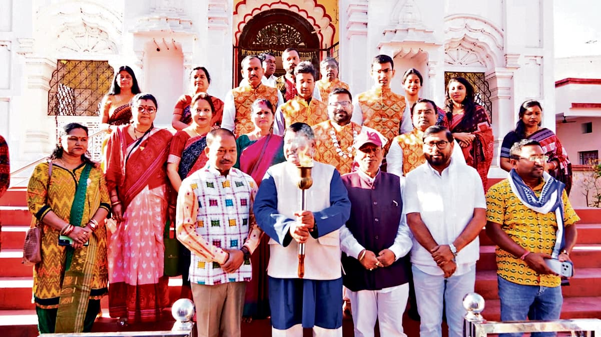 Sundergarh News:  सांस्कृतिक शोभायात्रा के साथ शुरू हुआ सुंदरगढ़ जिला महोत्सव ‘जातरा-2026’