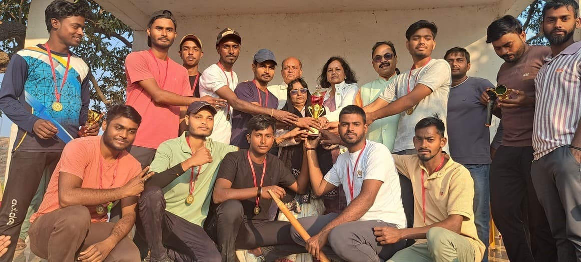 अमौर पावर एलेवन स्टार क्लब ने घोरीकित्ता को 27 रनों से हराया