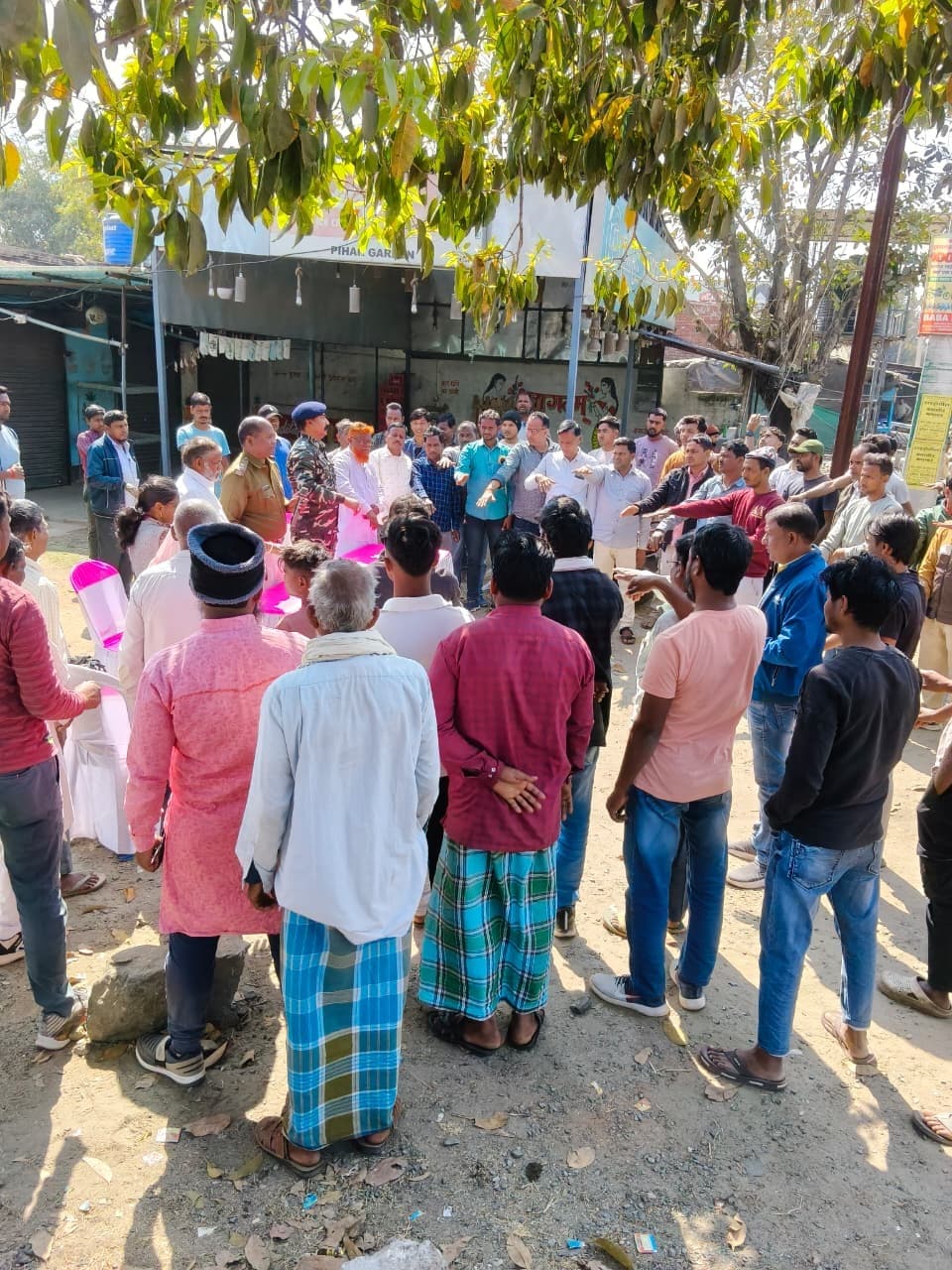 साइबर अपराध को लेकर पुलिस ने असना मोड़ पर चलाया साइबर जागरूकता अभियान