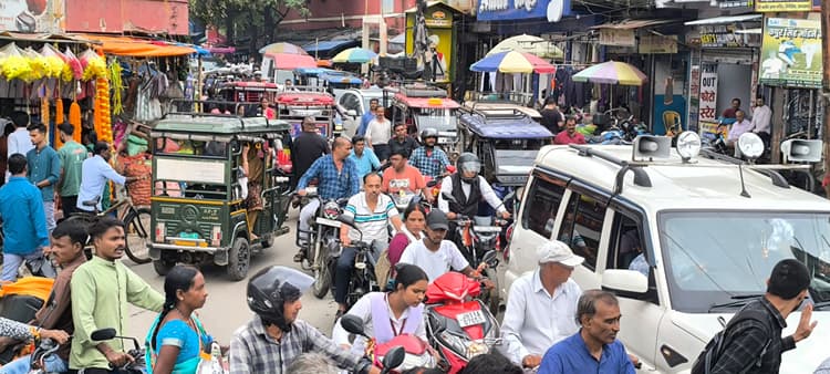 Giridih News :नगर निगम बनने के आठ बाद भी शहर सौंदर्यीकरण का सपना रहा अधूरा