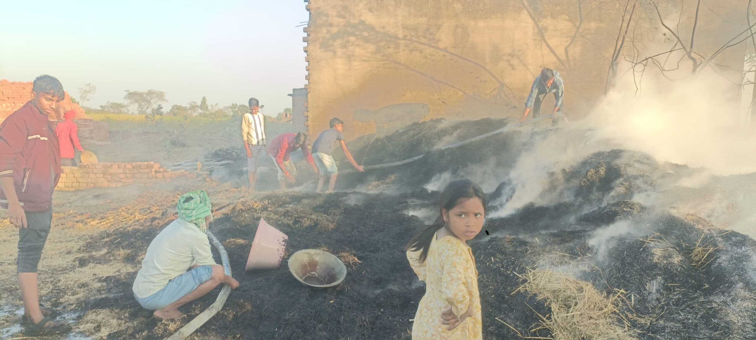 -खलिहान में फेंका जलता सिगरेट, बिचाली जली