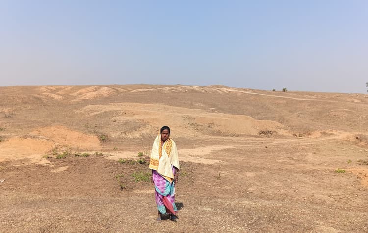 Giridih News :ठेकेदारी के पेच में फंसा भातूपुर में तालाब निर्माण