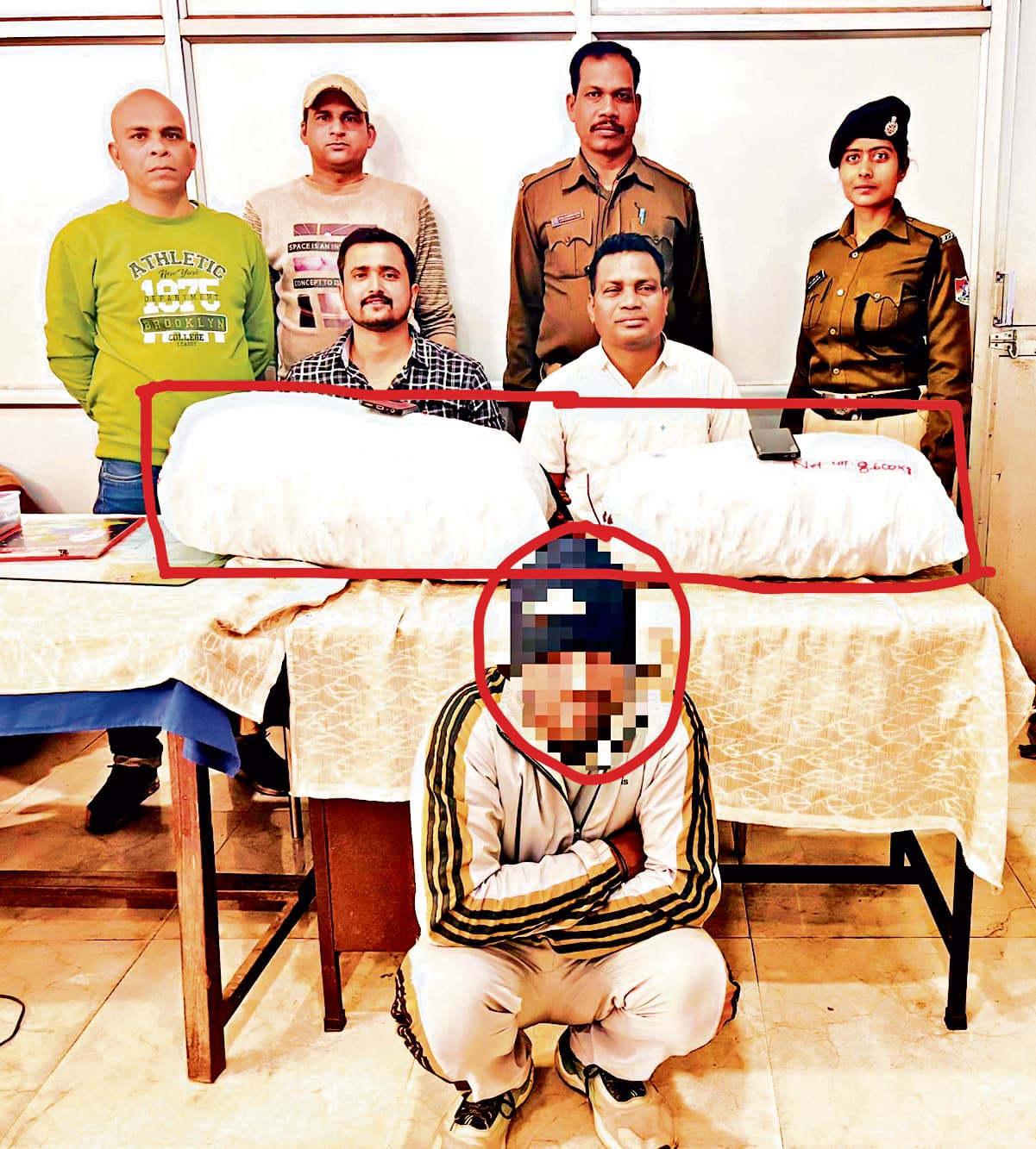 Rourkela News: राउरकेला स्टेशन से 10 लाख रुपये का गांजा जब्त, तस्कर गिरफ्तार