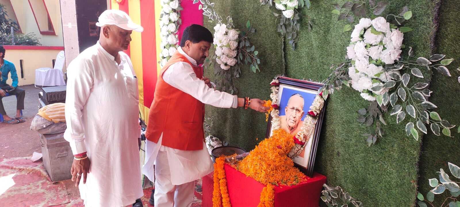 Bokaro News : मजदूर नेता रामाधार सिंह की पुण्यतिथि मनी