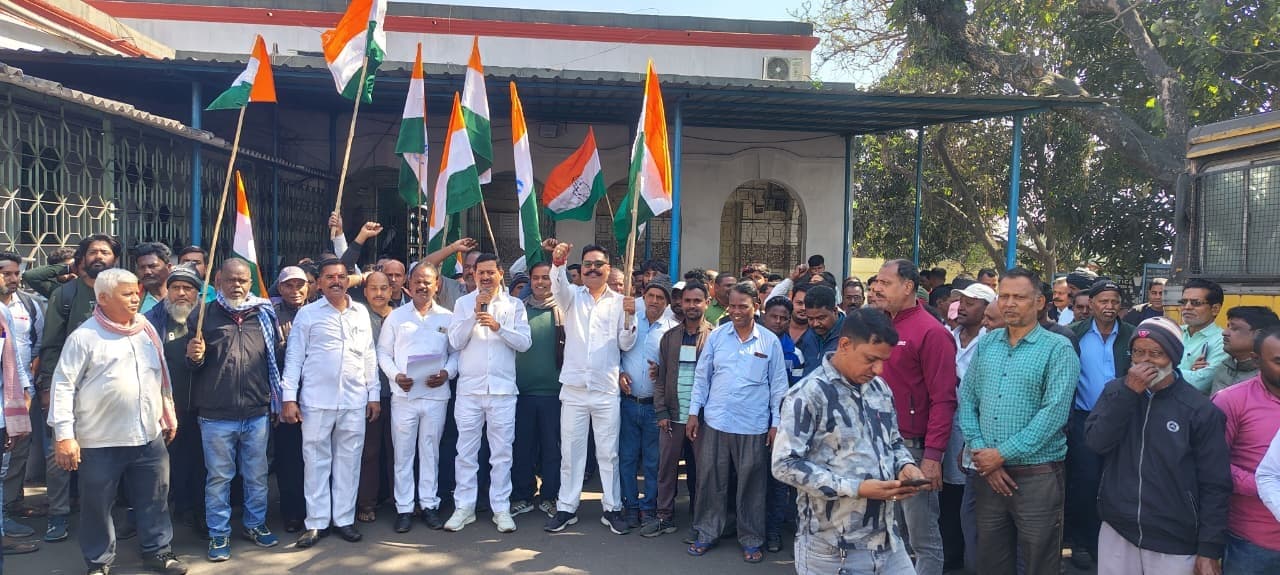 Bokaro News : मजदूरों की मांगों को लेकर प्रदर्शन