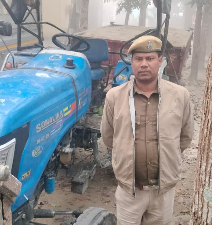 अवैध बालू लदा दो ट्रैक्टर जब्त