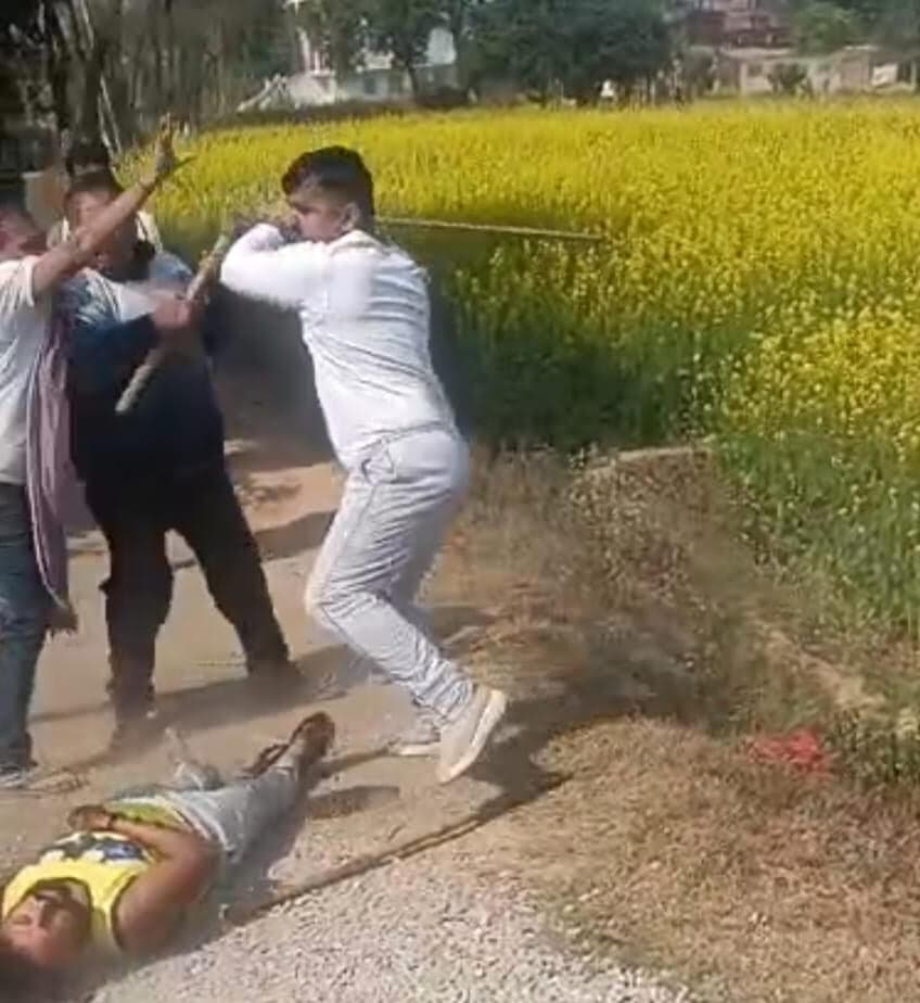 मड़नी गांव में दो पक्षों के बीच मारपीट, तीन जख्मी, रेफर