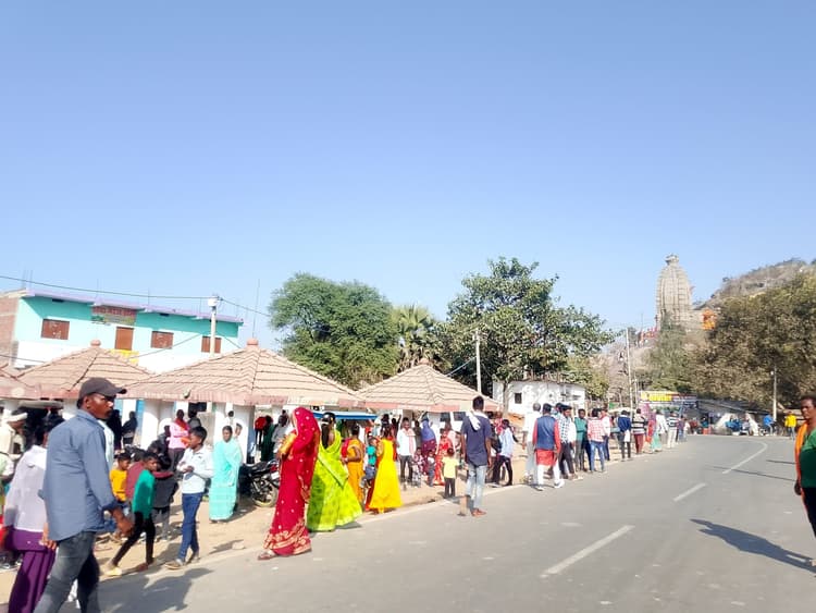 Aurangabad News : शादी के लिए प्रमुख केंद्र बन रहा उमगा मंदिर, गूंज रही शहनाई