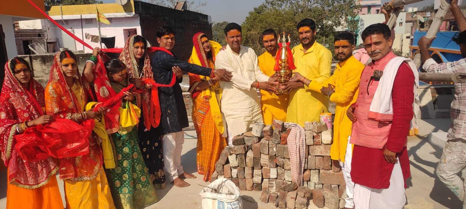 मां पार्वती व भगवान शिव मंदिर के गुंबदों का हुआ विधिवत गठजोड़