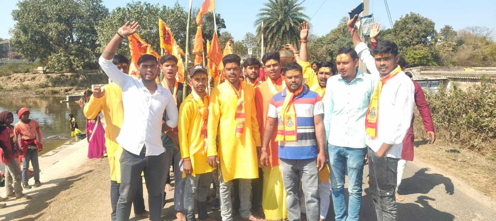 शिवलिंग प्राण-प्रतिष्ठा को लेकर निकाली कलश शोभा यात्रा