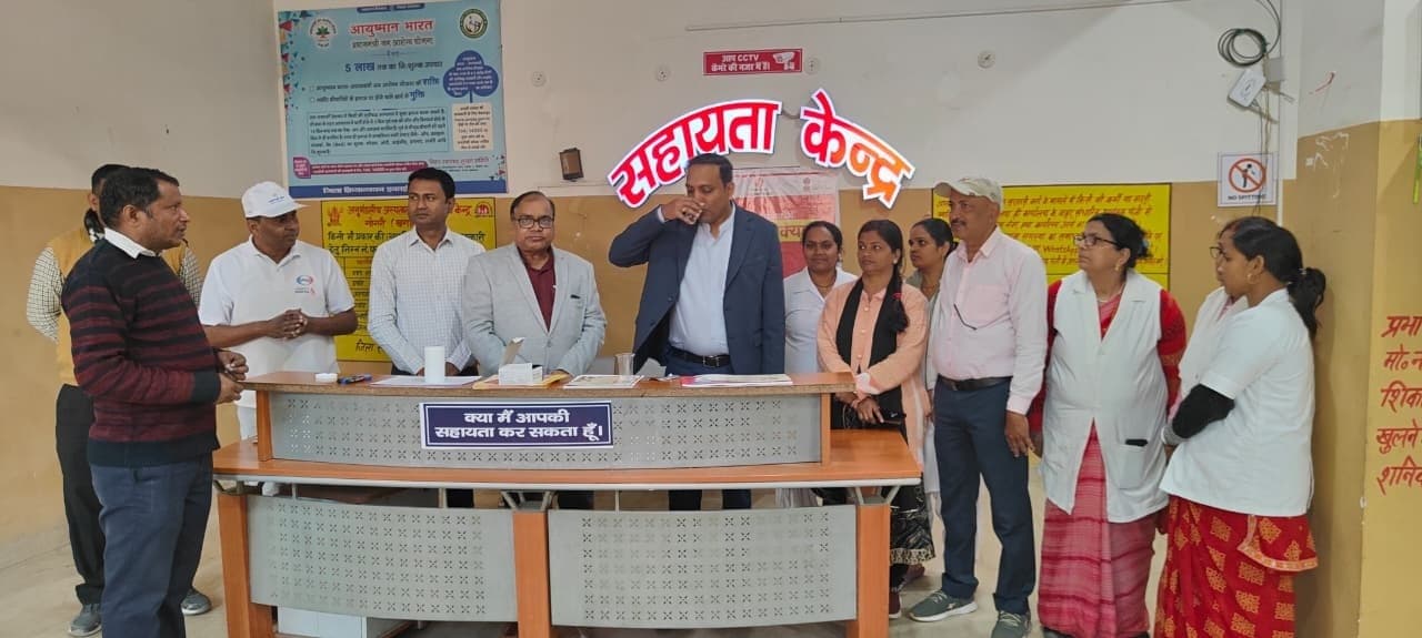 एसडीओ ने दवा खाकर की फाइलेरिया अभियान की शुरुआत