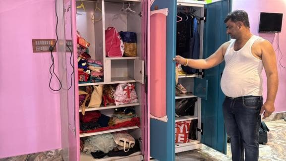 गोड्डा में बेखौफ चोरों ने ज्वेलर्स के घर से जेवरात और नकदी उड़ाये