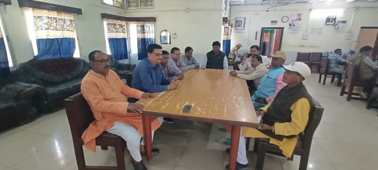 चितरा :  हड़ताल से सात ट्रेड यूनियनों ने बनायी दूरी