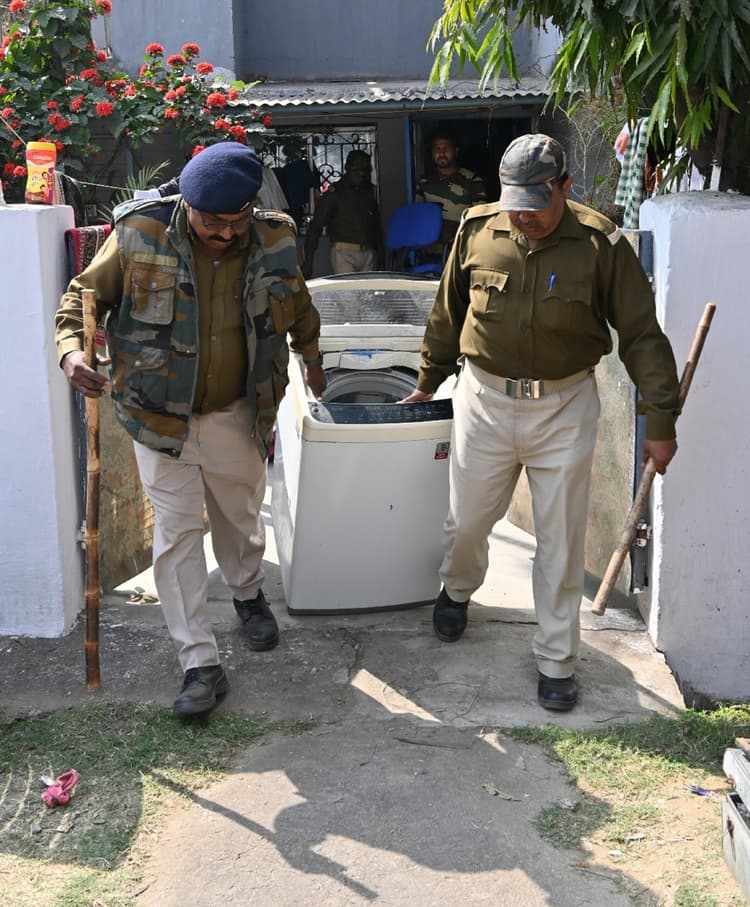 Bokaro News: बीएसएल : सेक्टर एक, चार व पांच में खाली कराये गये आधा दर्जन कब्जा वाले क्वार्टर