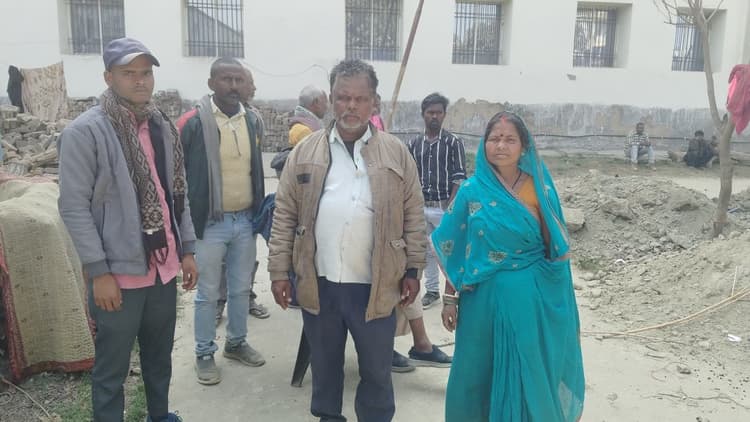 जमीन के लिए टोला सेवक पति ने की पत्नी की हत्या