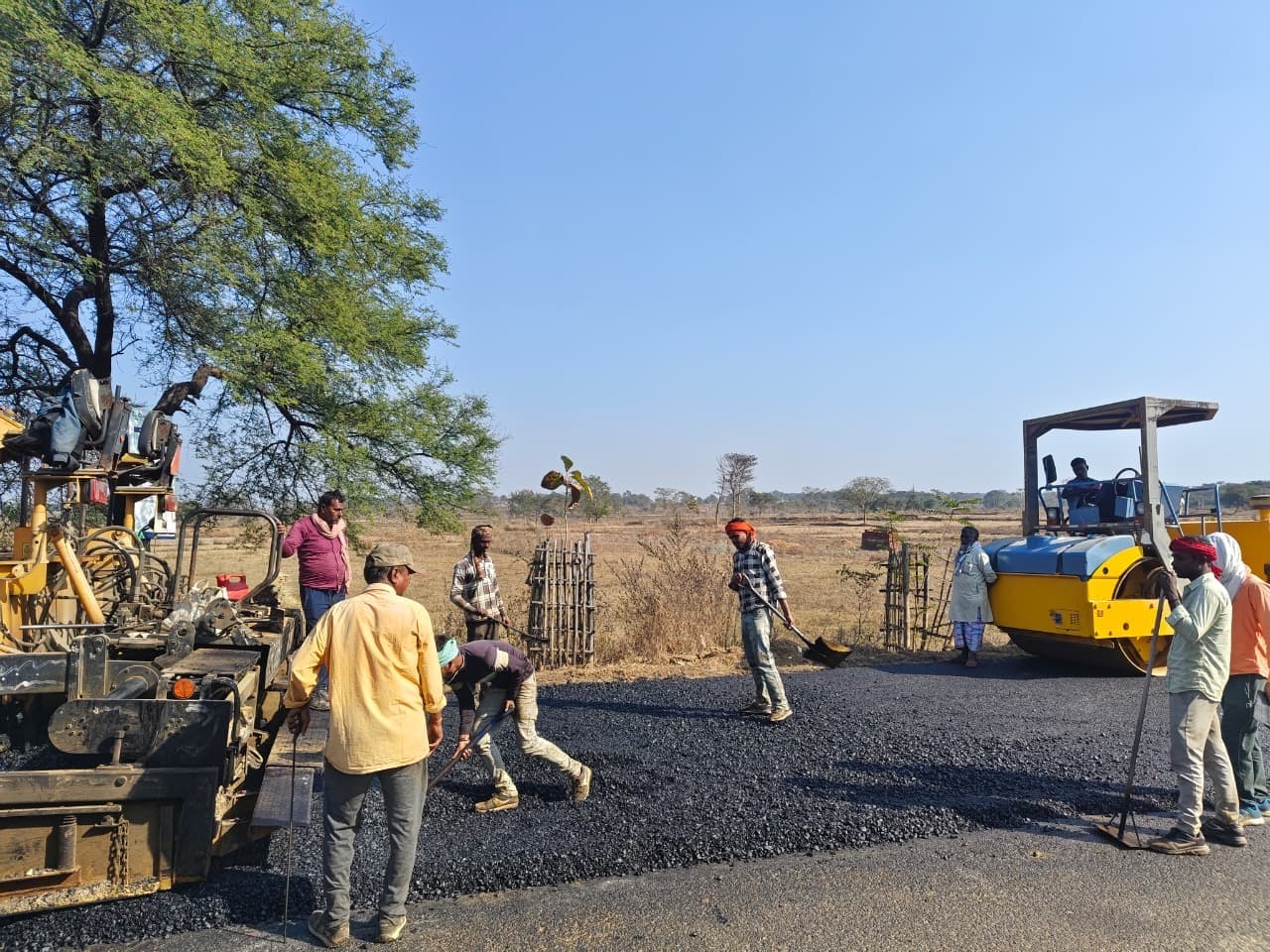 Seraikela Kharsawan News : तीन सदस्यीय समिति करेगी खरसावां भोया सड़क की राइडिंग क्वालिटी की जांच