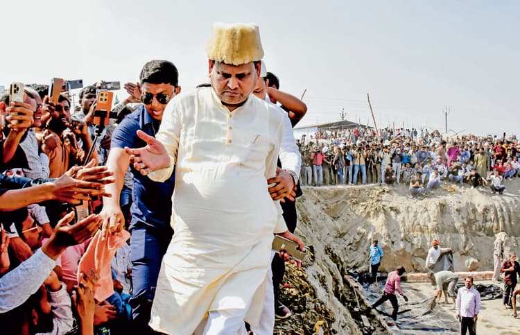 मुर्शिदाबाद में हुमायूं कबीर ने शुरू किया ‘बाबरी मस्जिद’ का निर्माण कार्य