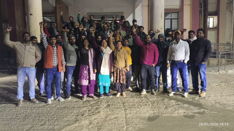 अंचल कार्यालय का कामकाज ठप