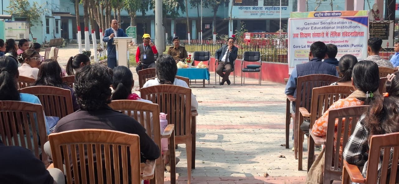 कॉलेज में गुणवत्ता के साथ छात्र-छात्राओं को समान अवसर देना अहम : डॉ. प्रमोद भारतीय