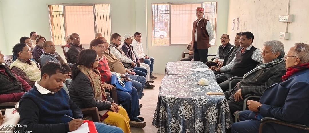 आरएल कॉलेज में पूर्ववर्ती छात्र संघ के अध्यक्ष प्रो घनश्याम यादव व सचिव बने सुधीर यादव