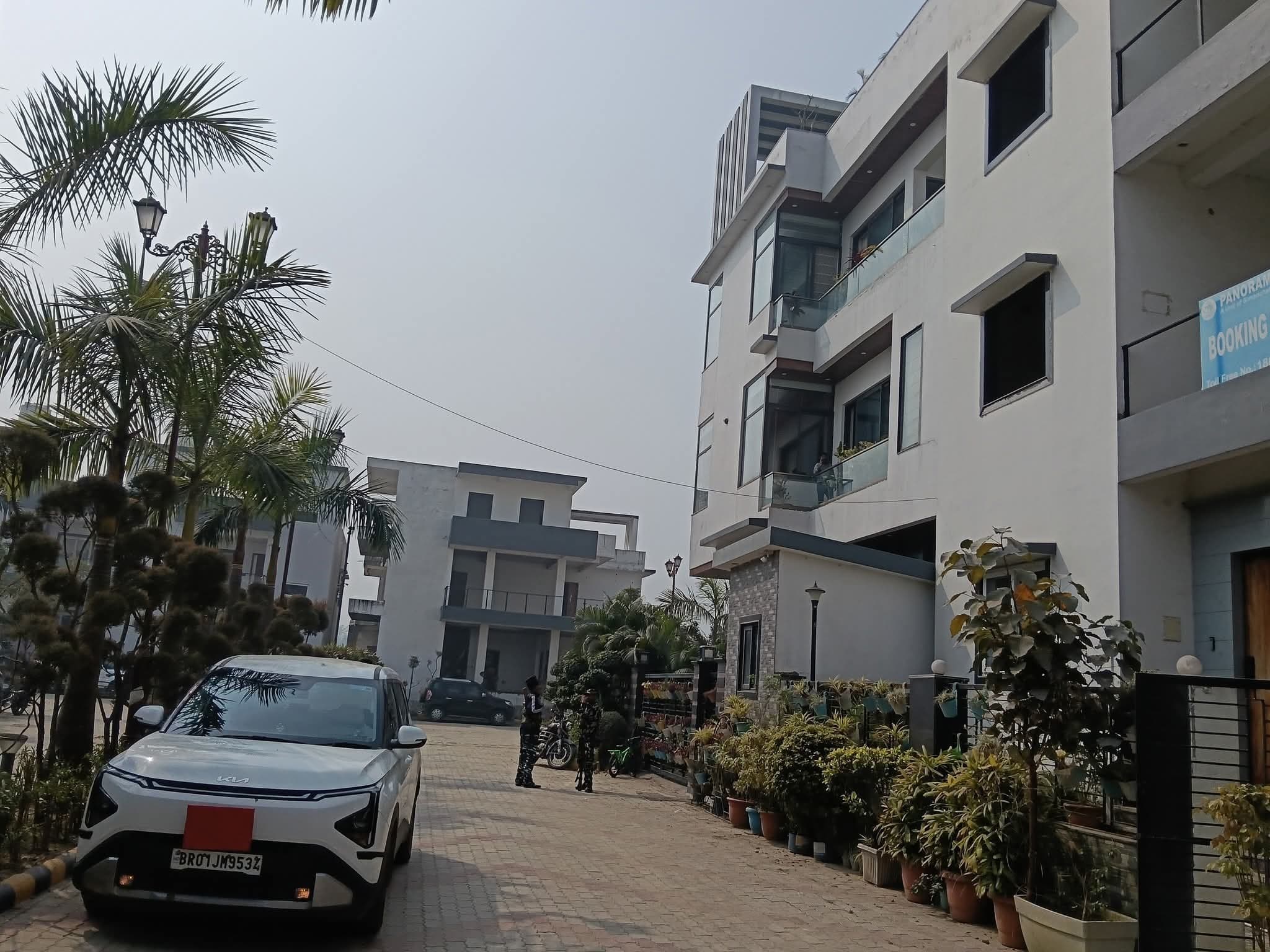 72 घंटे से इनकम टैक्स की पनोरमा ग्रुप के दफ्तरों पर छापेमारी जारी