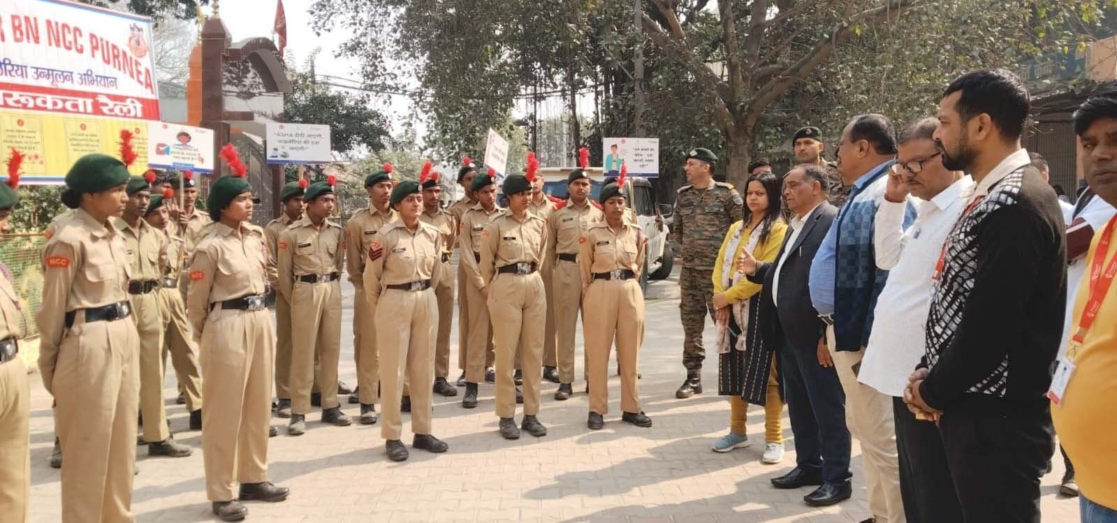 फाइलेरिया दवा सेवन के लिए एनसीसी कैडेट्स ने लोगों को किया जागरूक