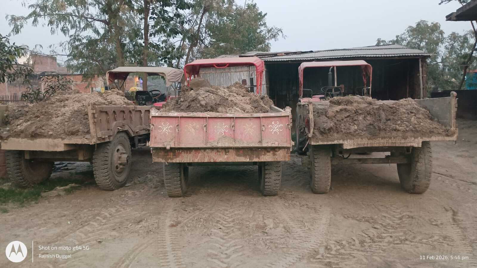 थानाध्यक्ष व चालक पर जबरन ट्रैक्टर पकड़ वसूली का आरोप