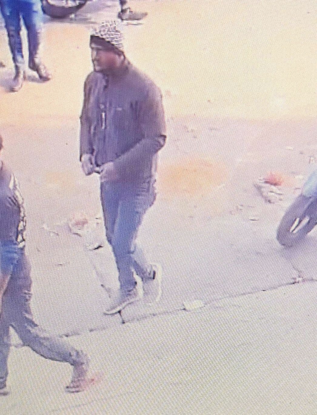 50 हजार झपटने वाले उचक्कों का पुलिस ने जारी किया फुटेज, पहचान बताने पर मिलेगा इनाम