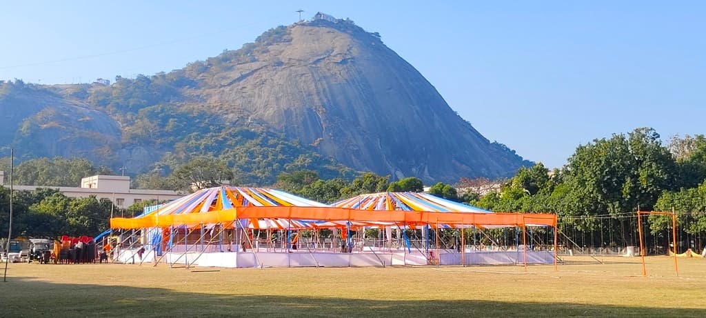 मंदार विद्यापीठ में सजेगा काव्य का महाकुंभ, राष्ट्रीय कवि सम्मेलन आज