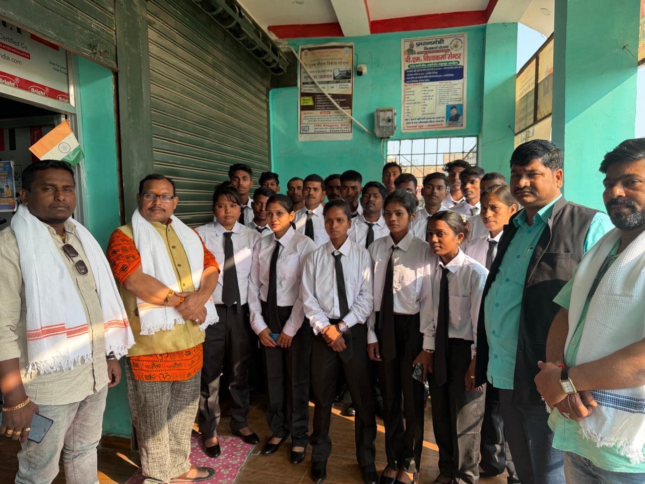 सम्मान समारोह आयोजित कर प्रशिक्षित छात्र-छात्राओं को किया सम्मानित