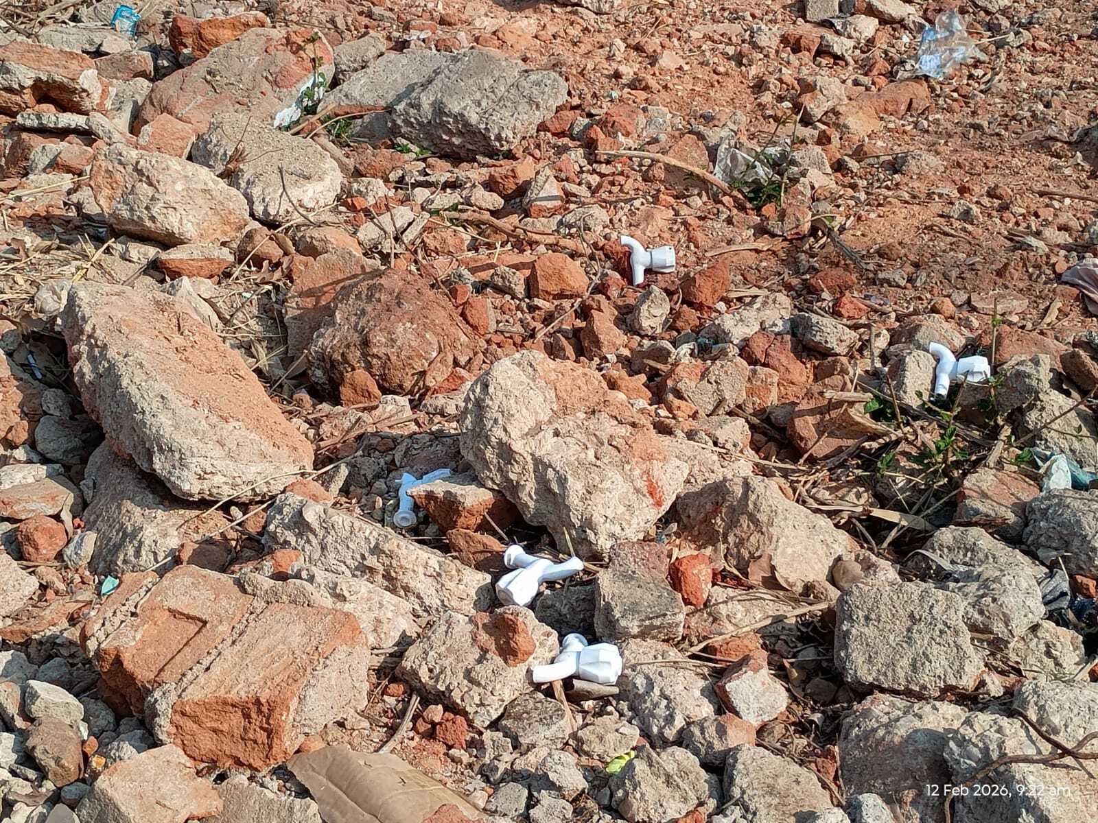 Giridih News :असामाजिक तत्वों ने सरकारी स्कूल के20 नल तोड़े