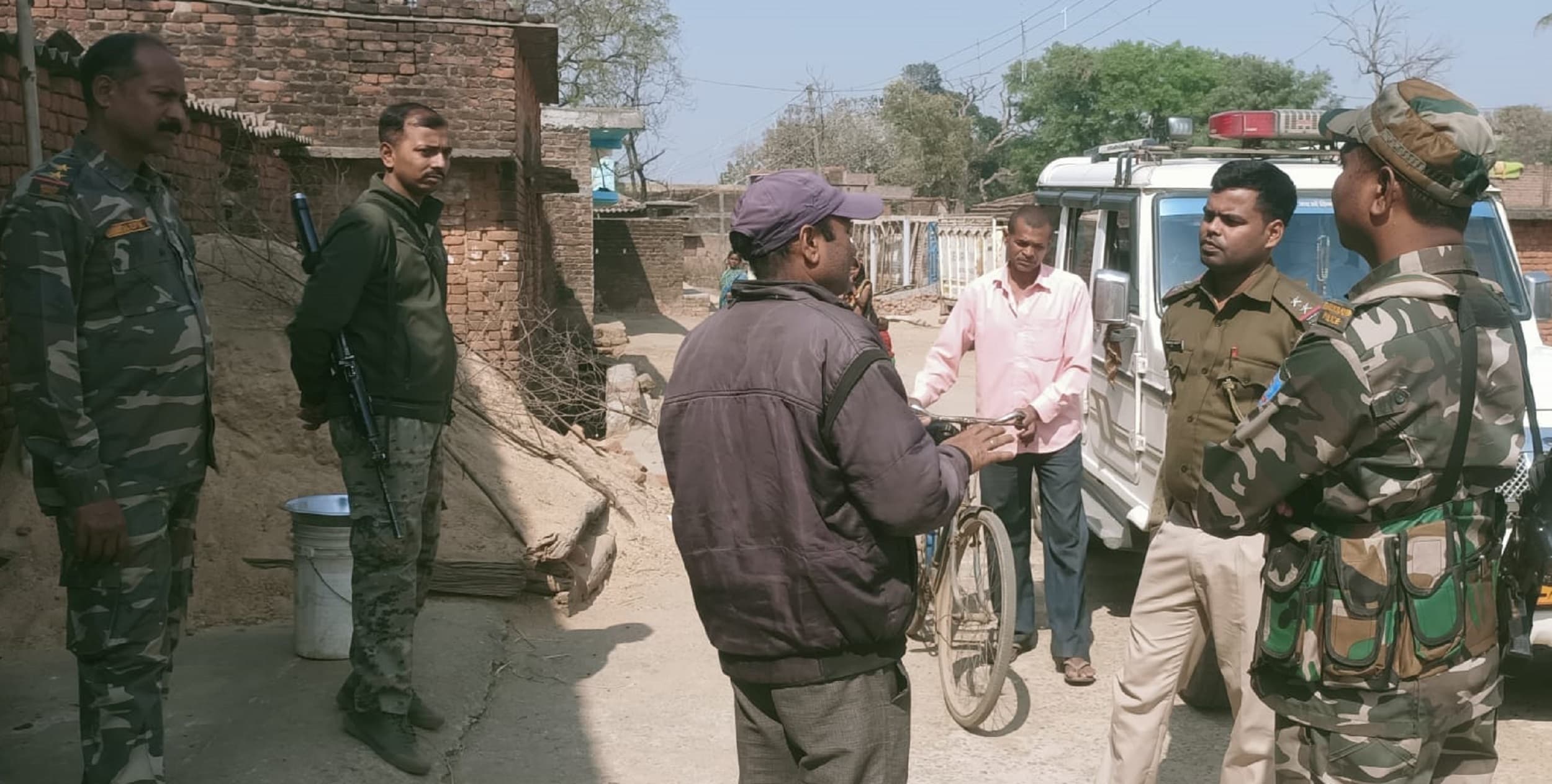 Bokaro News: कमरे की कुंडी बाहर से बंद कर जेवरात, नकद व दस्तावेजों की चोरी