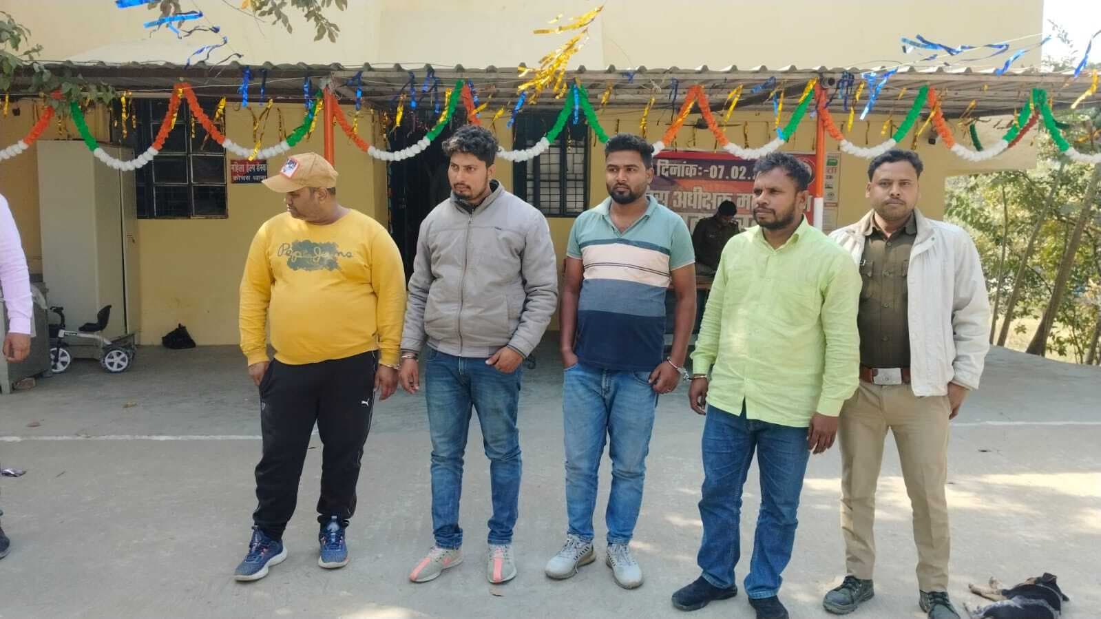 406 लीटर विदेशी शराब के साथ चार धंधेबाज गिरफ्तार