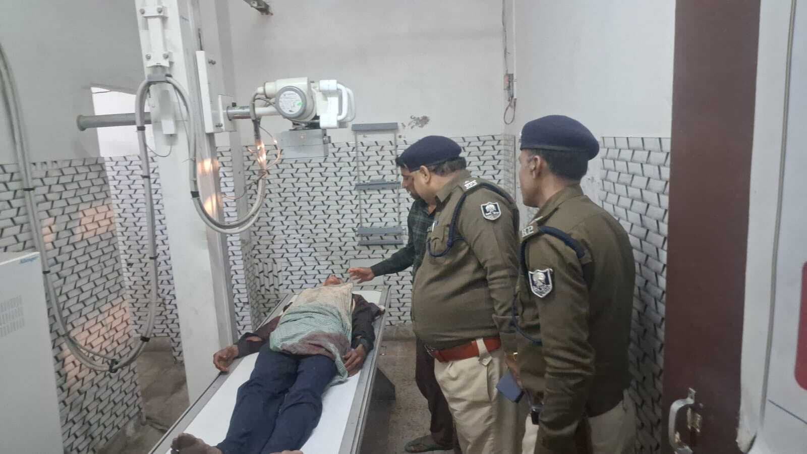 बच्चों के विवाद में युवक को मारी गोली, घायल