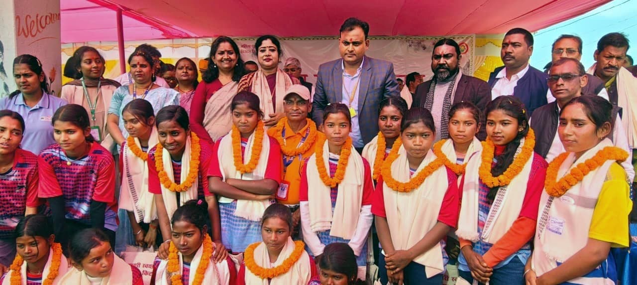 आज बेटियां हर क्षेत्र में नये आयाम कर रही स्थापित: डीएम