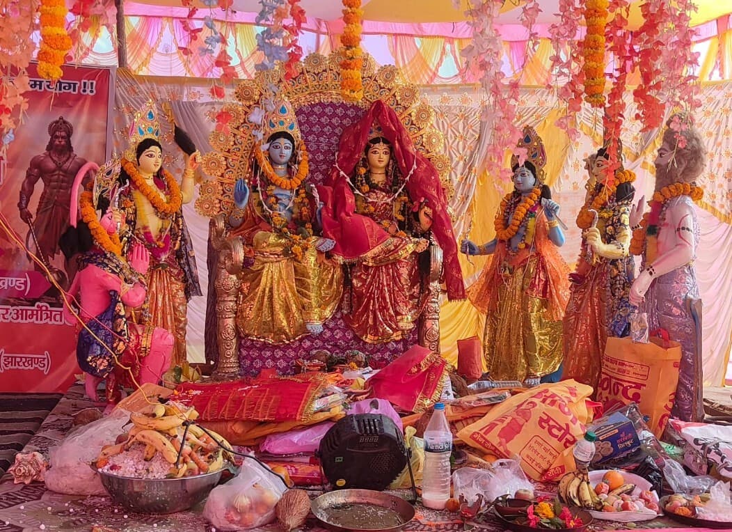 विश्व व्यापक धर्म सम्मेलन सह कथा में जुटे श्रद्धालु