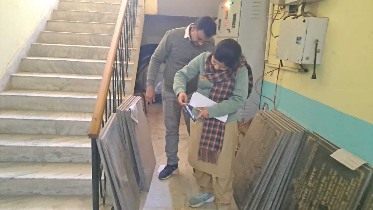 डीएम के सख्ती के बाद विभाग से उठने लगी करोड़ों की योजनाओं का शिलापट, योजना स्थल पर मिलेंगी जगह