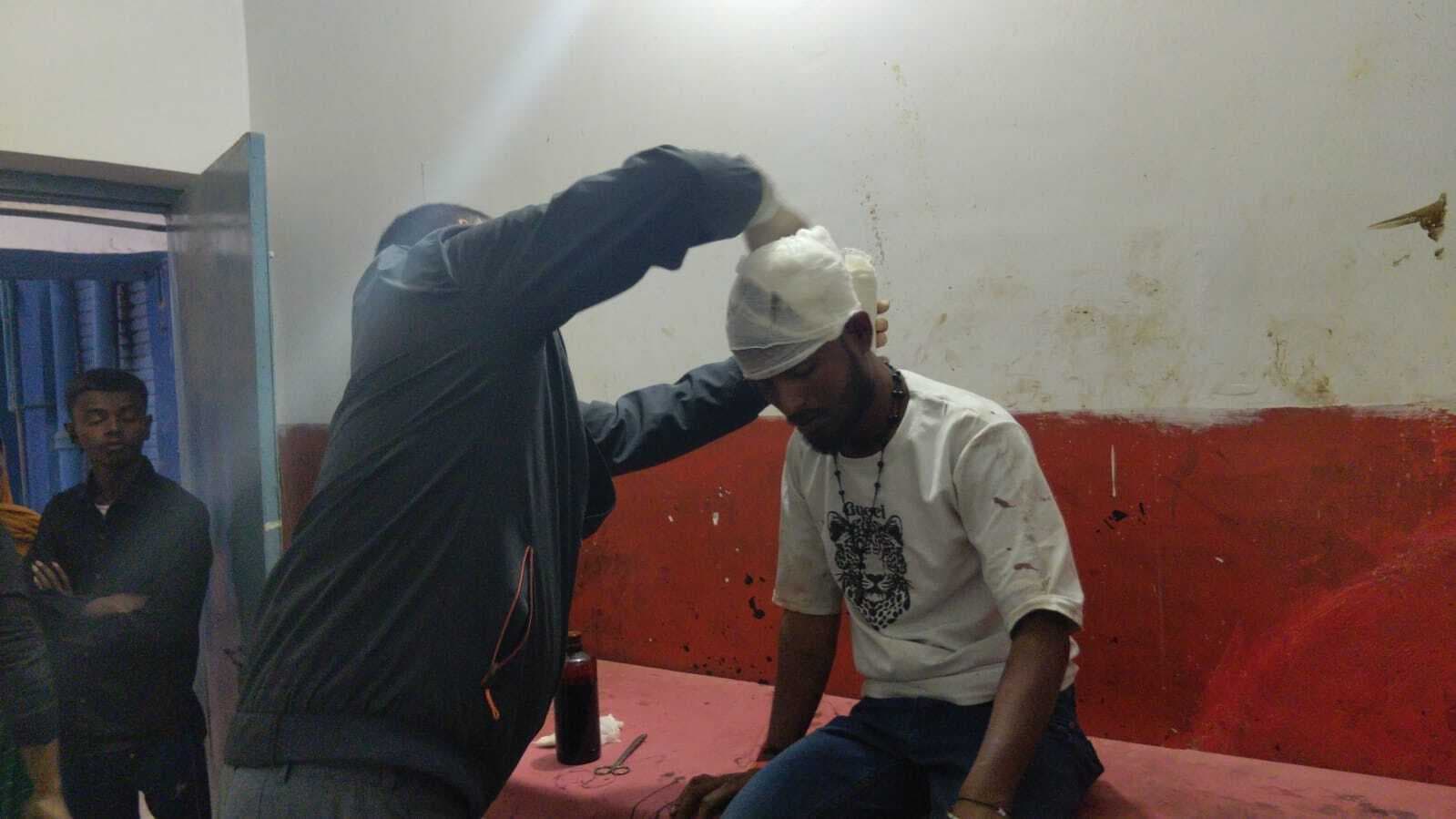 सड़क दुर्घटना में बाइक सवार दंपती समेत चार लोग जख्मी