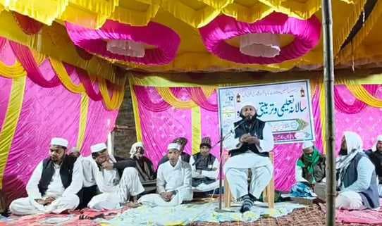उलेमाओं ने शिक्षा के महत्व पर दिया जोर, बच्चों की प्रस्तुति ने मोहा मन