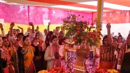 नीलकंठ दिवस उत्सव पर 24 घंटे का बाबा नाम केवलम संकीर्तन संपन्न