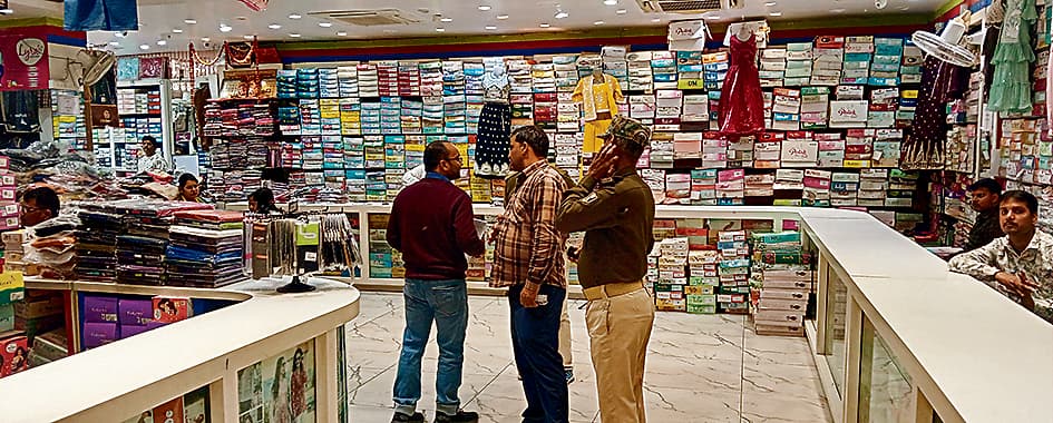 तीन दिन चली जांच में 75.5 लाख की टैक्स चोरी का खुलासा