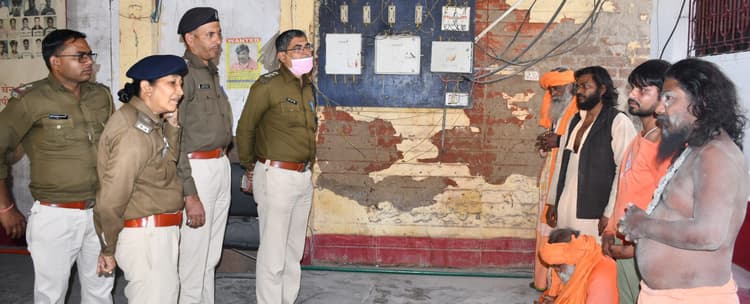 Bokaro News: बोकारो में बच्चा चोर होने के शक में ग्रामीणों ने पांच साधुओं को पीटा