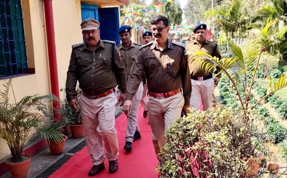 East Singhbhum News : रेलवे की सुरक्षा और दस्तावेज को अपडेट रखें : डीआइजी