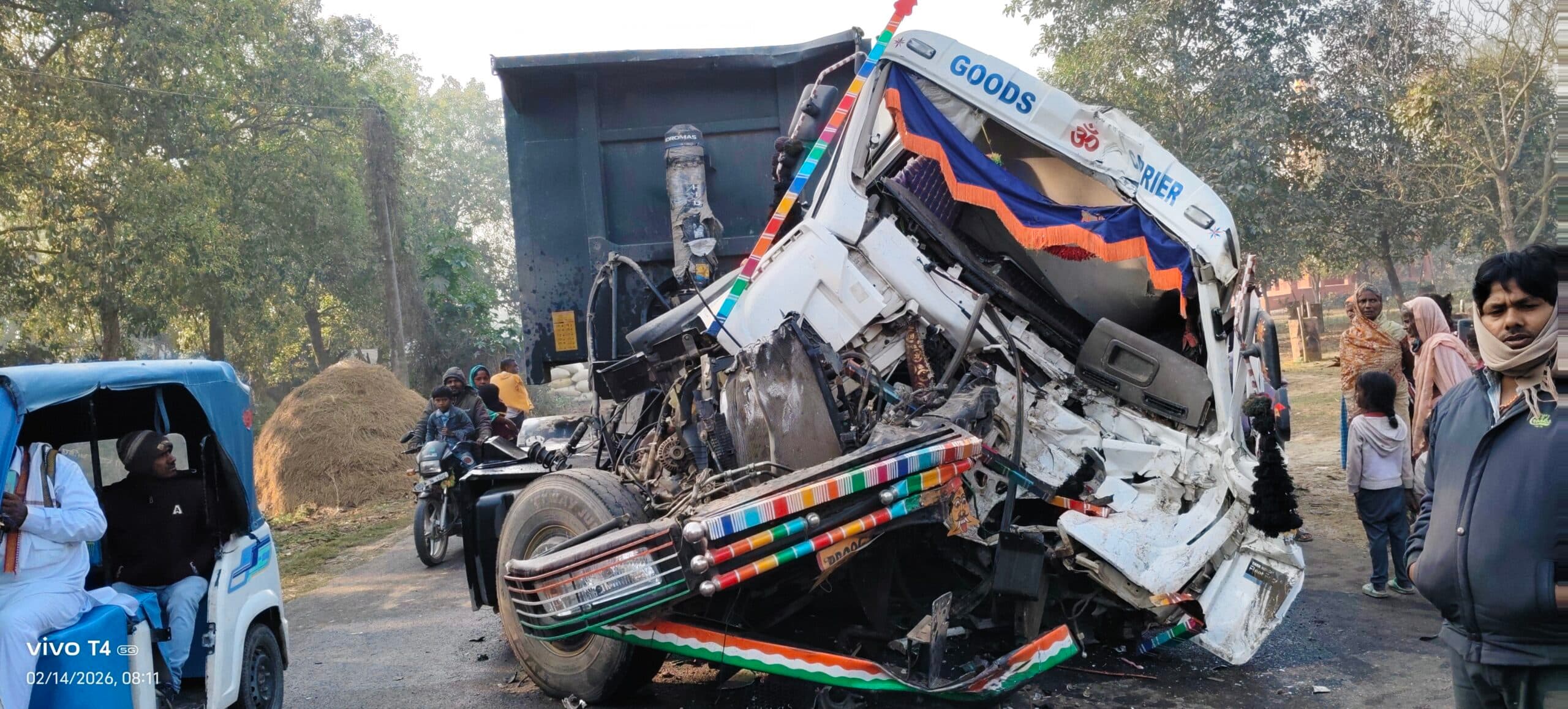 चालक को आयी झपकी, दो हाइवा टकराया, कोई हताहत नहीं